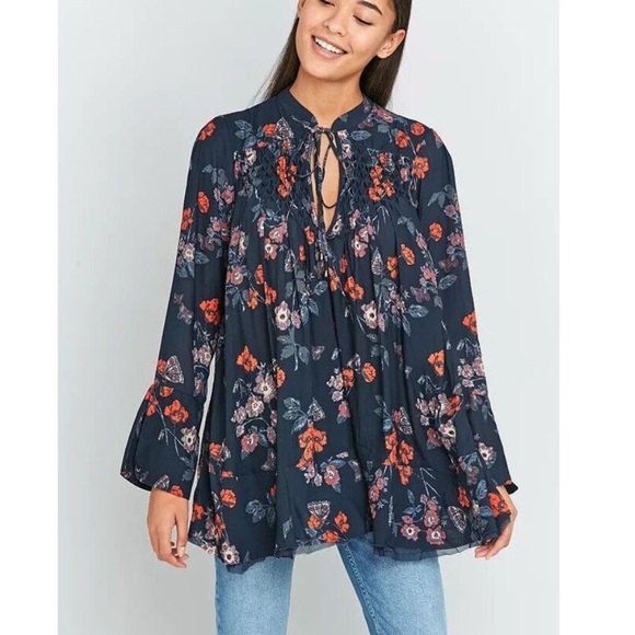 Free People So Fine Tunic Top Womens Small Navy Multi Floral Smocked Crepe Boho - Picture 6 of 8